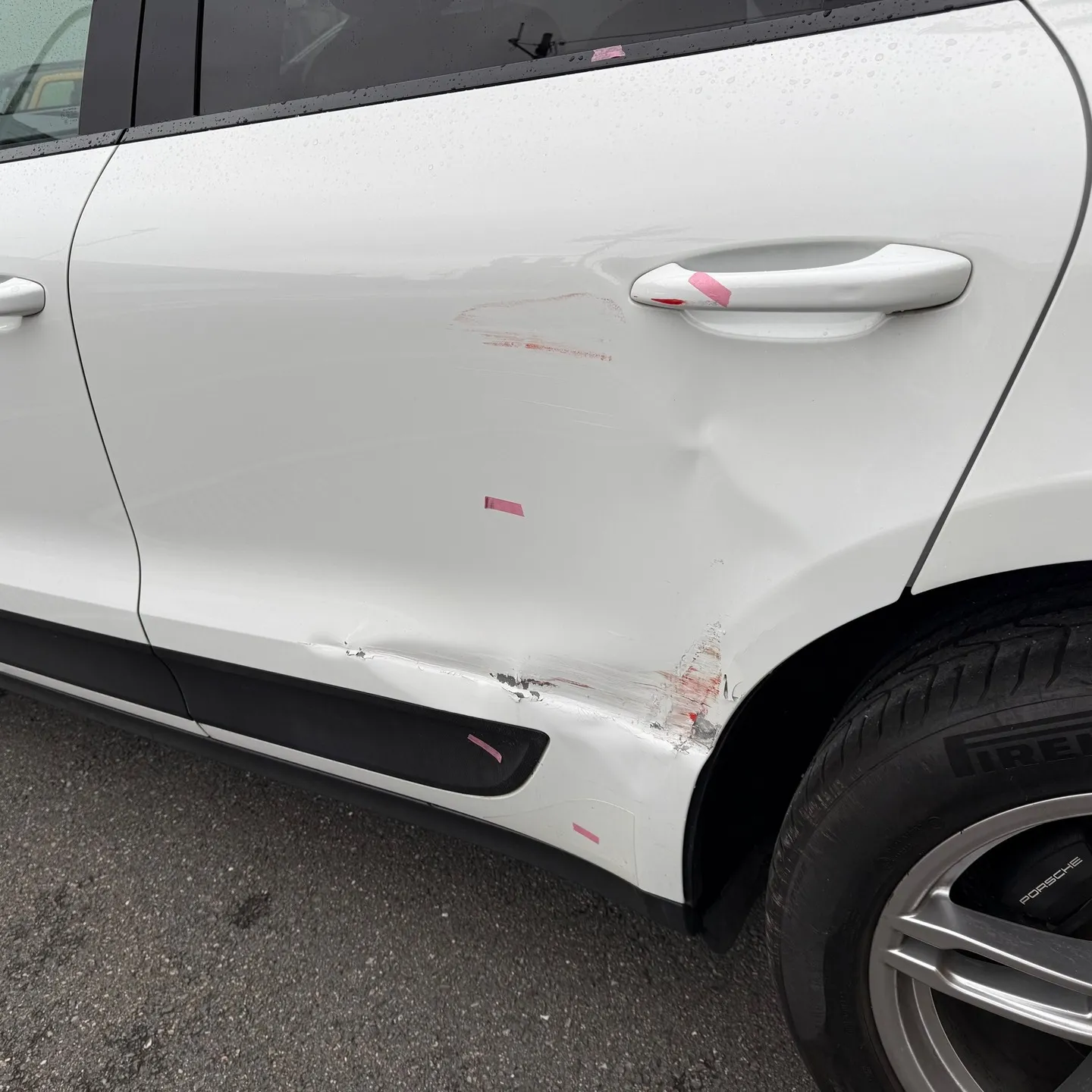 ポルシェ マカン鈑金塗装